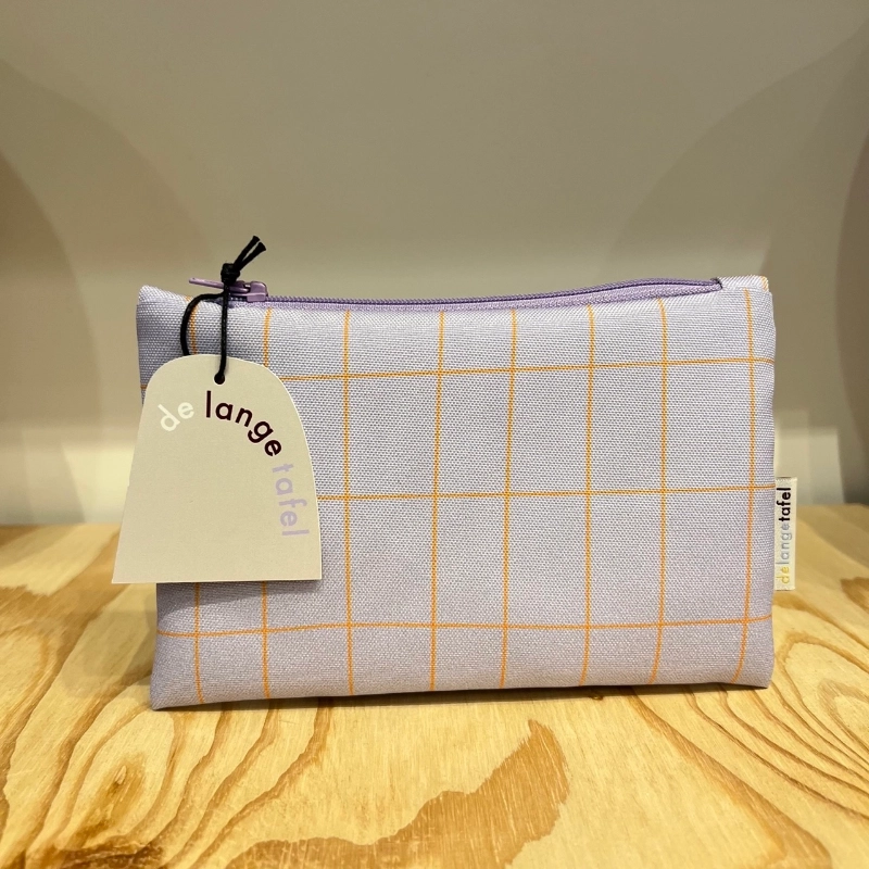 petite trousse de toilette lilas carreaux oranges delangetafel maison volumes lille