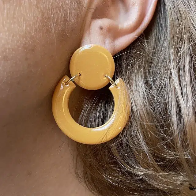 boucles d'oreilles marcus moutarde